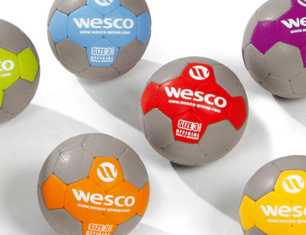 ballons de handball différentes couleurs bleue vert rouge violet jaune et orange blog wesco