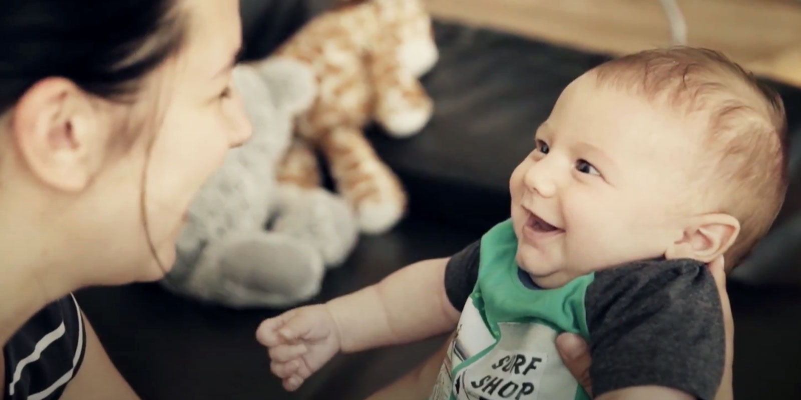 Lien D Attachement Parent Enfant L Importance Des Bisous Et Sourires Le Blog Wesco