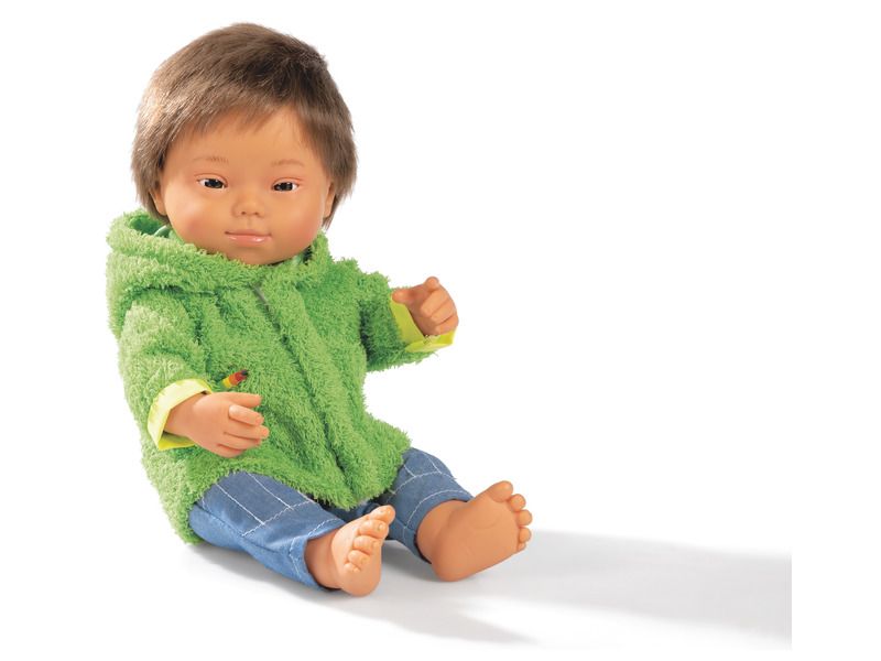 poupée représentant un enfant porteur de trisomie 21