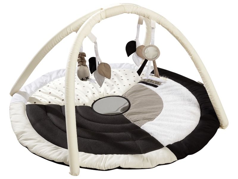 tapis eveil noir et blanc avec arche eveil bebe le blog wesco